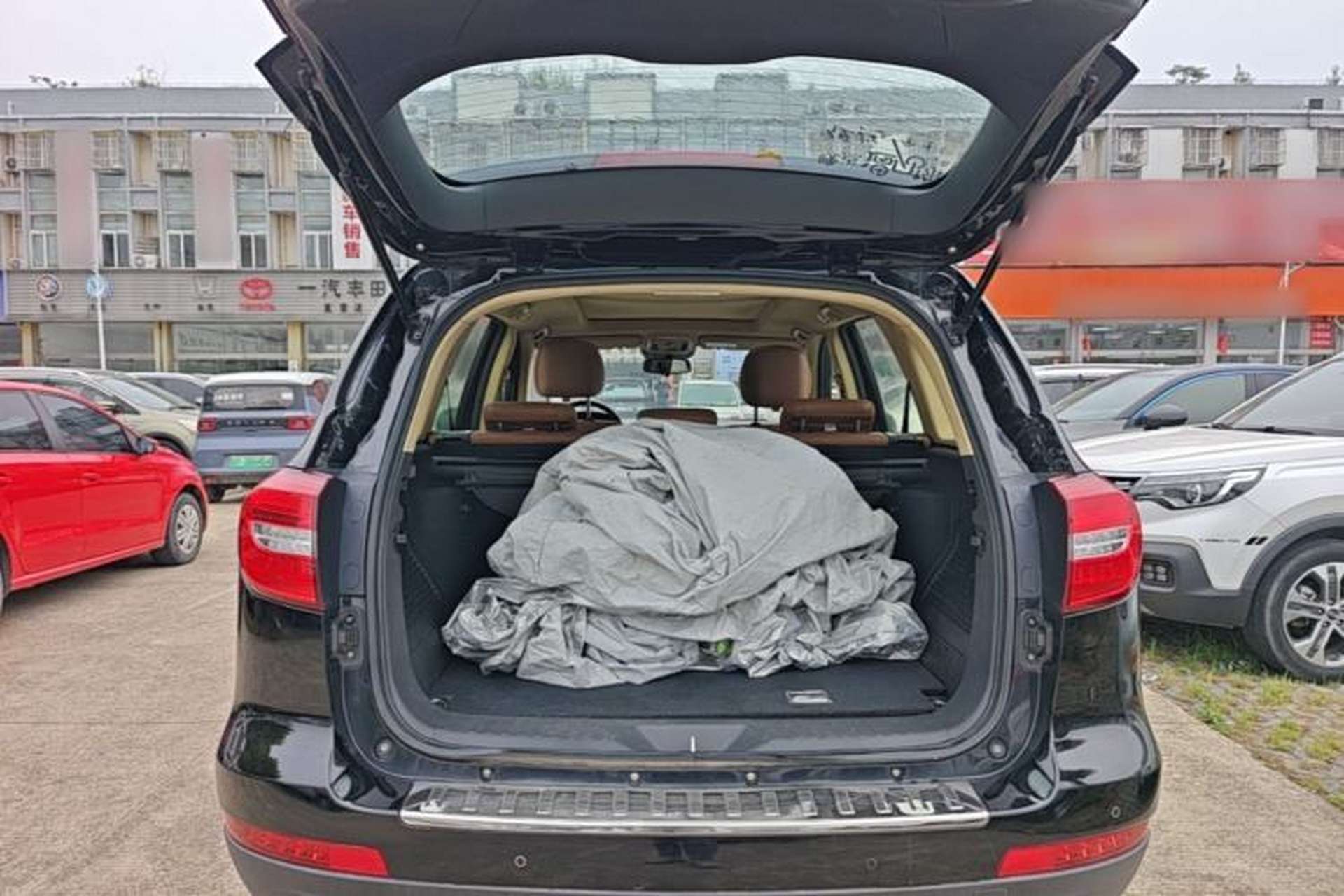 Used Haval H8 2015 2.0T Two-Wheel Drive Comfort Version Trunk