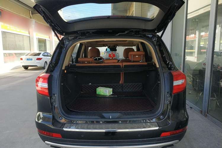 Used Haval H8 2015 2.0T Two-Wheel Drive Comfort Version Trunk