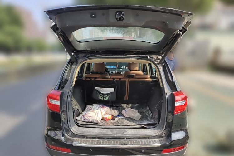 Used Haval H8 2015 2.0T Two-Wheel-Drive Luxury Version Trunk