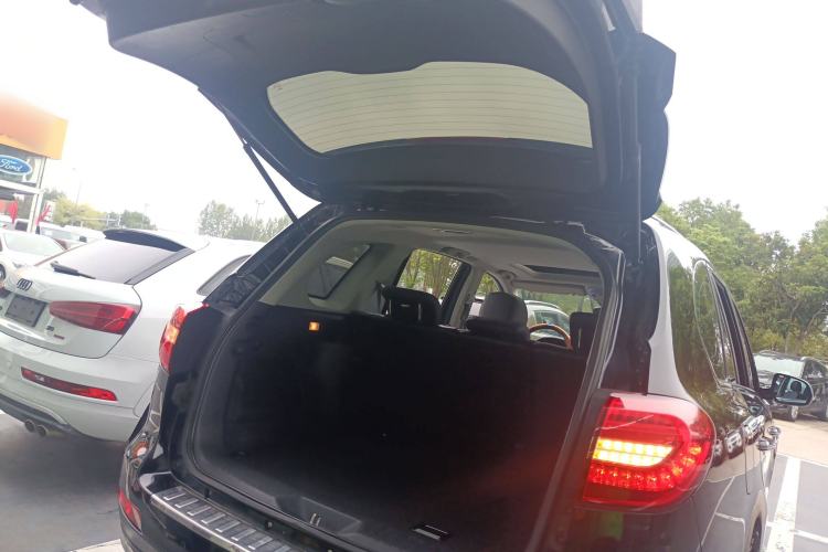 Used Haval H8 2015 2.0T Two-Wheel-Drive Standard Version Trunk