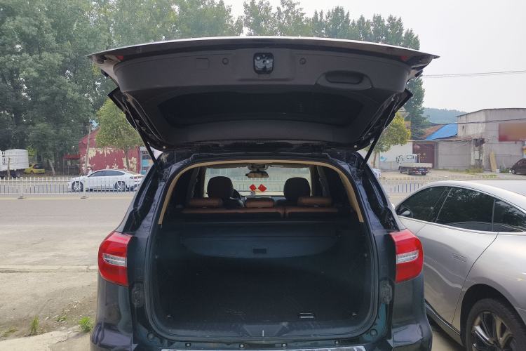 Used Haval H8 2015 2.0T Two-Wheel Drive Comfort Version Trunk