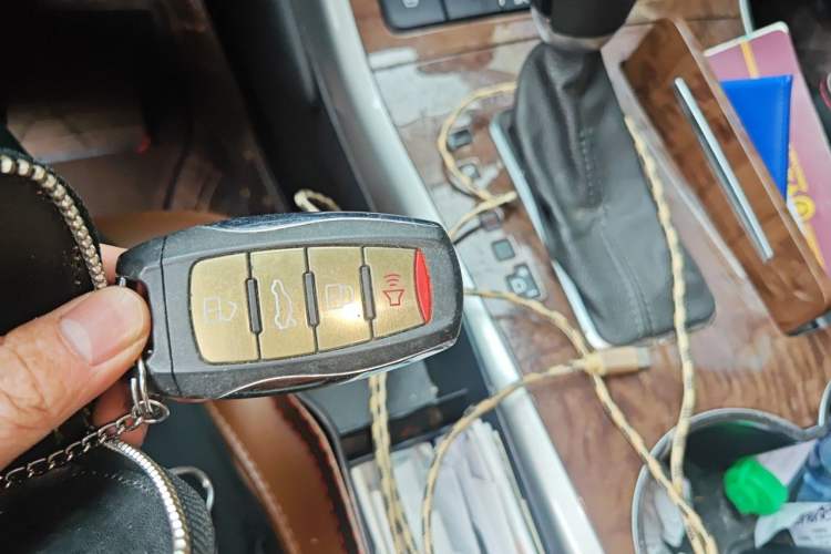 Used Haval H8 2015 2.0T Two-Wheel-Drive Luxury Version Vehicle Key