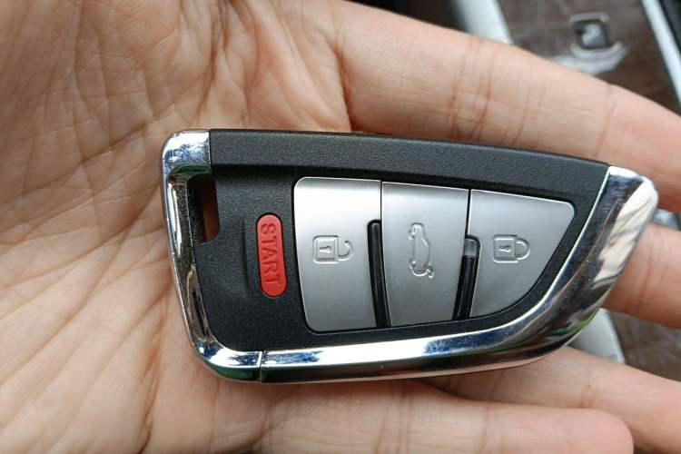 Used Haval H8 2015 2.0T Two-Wheel-Drive Luxury Version Vehicle Key