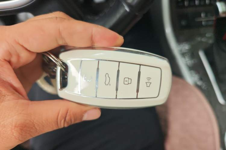 Used Haval H8 2015 2.0T Two-Wheel-Drive Luxury Version Vehicle Key