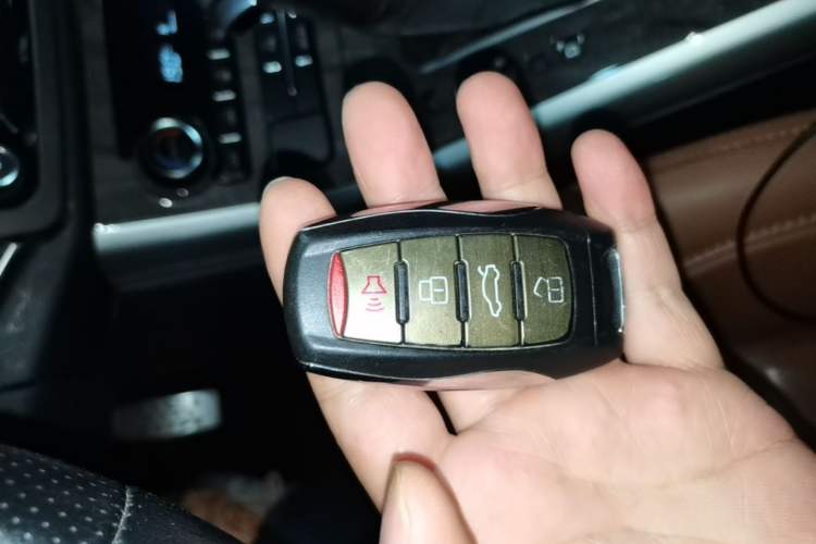 Used Haval H8 2015 2.0T Two-Wheel Drive Comfort Version Vehicle Key