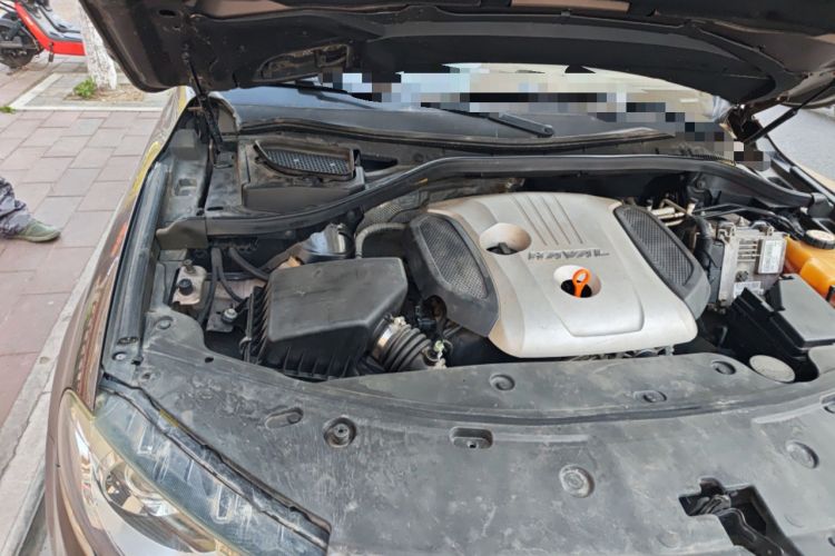 Used Haval H8 2015 2.0T Two-Wheel Drive Comfort Version Engine Bay Right