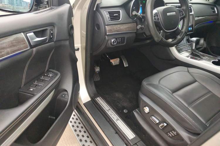 Used Haval H8 2015 2.0T Two-Wheel Drive Comfort Version Driver Seat