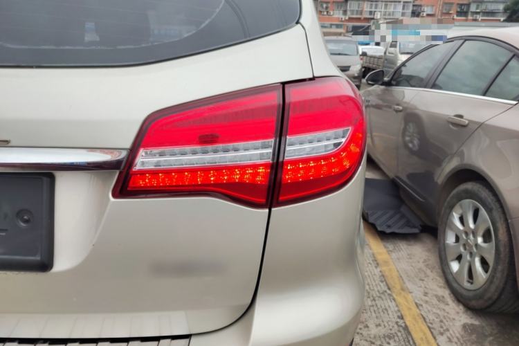 Used Haval H8 2015 2.0T Two-Wheel Drive Comfort Version Exterior 3
