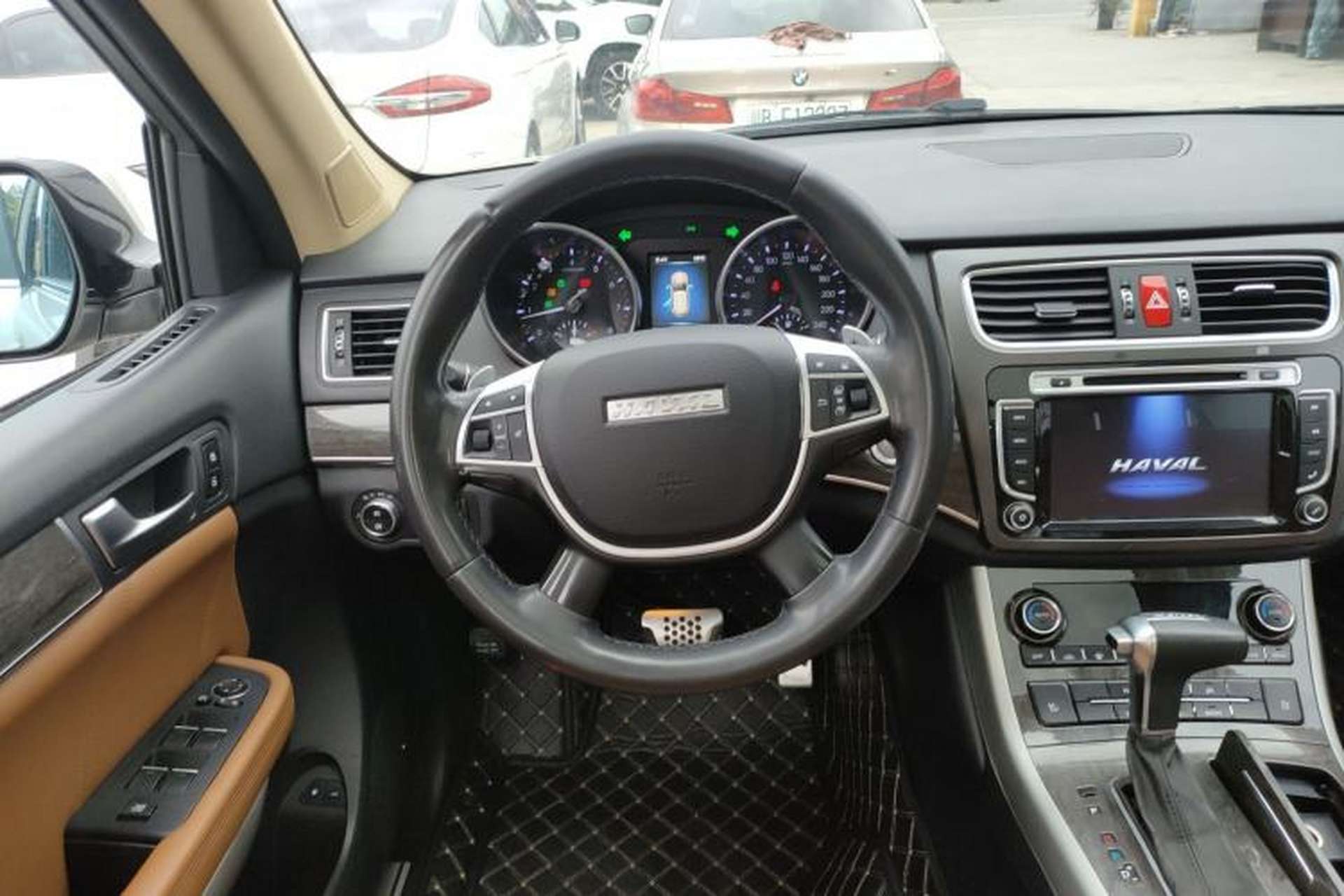 Used Haval H8 2015 2.0T Four-Wheel Drive Elite Model Steering Wheel