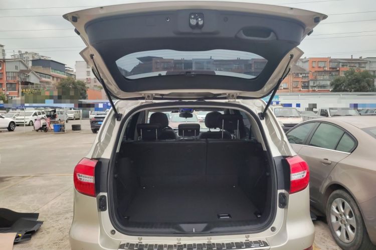 Used Haval H8 2015 2.0T Two-Wheel Drive Comfort Version Trunk
