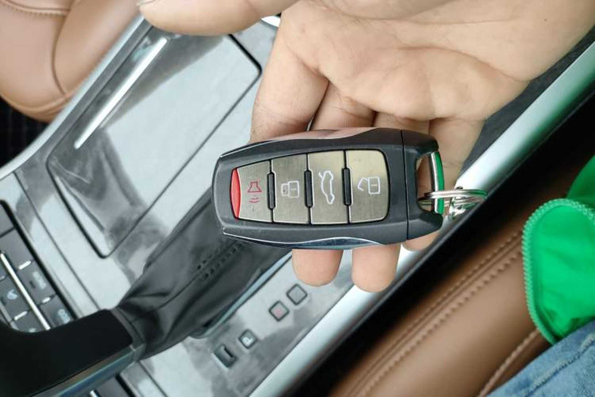 Used Haval H8 2015 2.0T Four-Wheel Drive Elite Model Vehicle Key