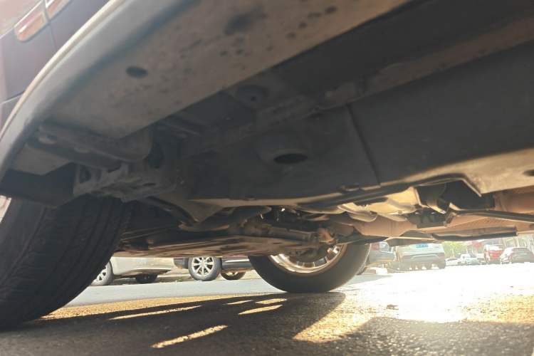 Used Haval H8 2015 2.0T Two-Wheel-Drive Elite Version Chassis Front Left