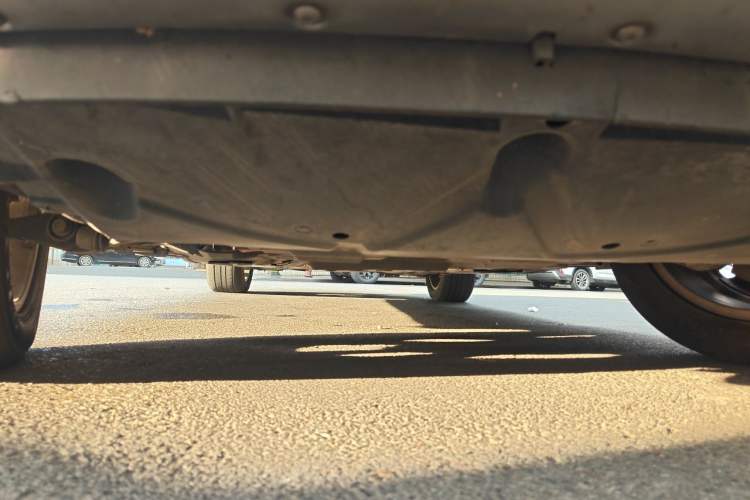 Used Haval H8 2015 2.0T Two-Wheel-Drive Elite Version Chassis Front