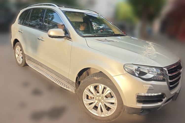Used Haval H8 2015 2.0T Two-Wheel-Drive Elite Version Front Right 45 Deg