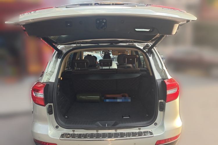 Used Haval H8 2015 2.0T Two-Wheel-Drive Elite Version Trunk