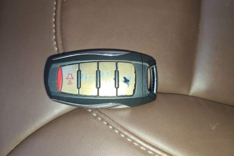 Used Haval H8 2015 2.0T Two-Wheel-Drive Elite Version Vehicle Key