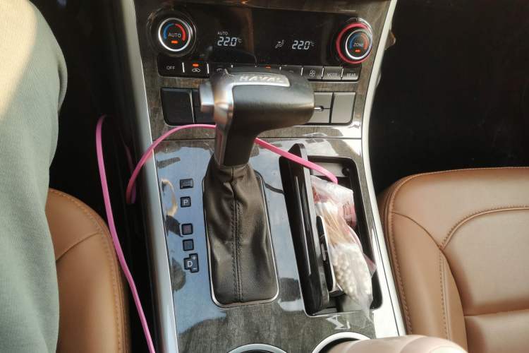 Used Haval H8 2015 2.0T Four-Wheel Drive Comfort Version Gear Lever