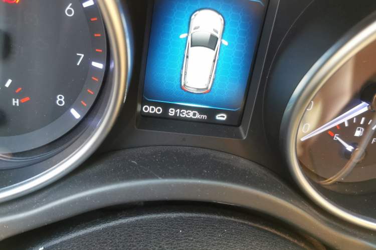 Used Haval H8 2015 2.0T Four-Wheel Drive Comfort Version Odometer Close Up