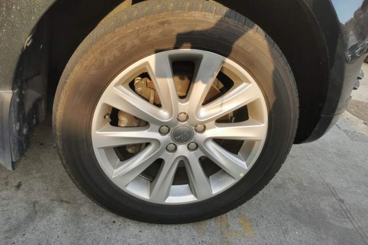 Used Haval H8 2015 2.0T Four-Wheel Drive Comfort Version Right Front Wheel Hub