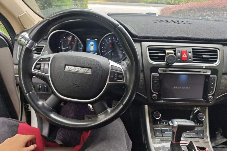 Used Haval H8 2015 2.0T Two-Wheel-Drive Elite Version Audio And AC Panel