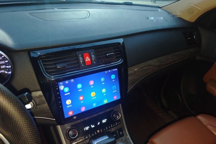 Used Haval H8 2015 2.0T Four-Wheel Drive Prestige Version Audio And AC Panel