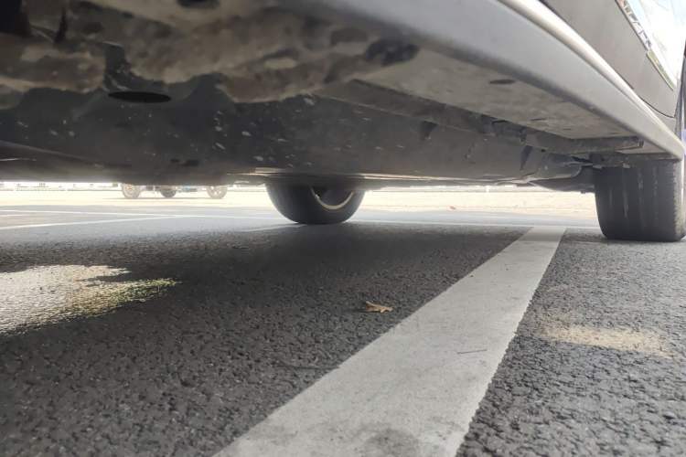 Used Haval H8 2015 2.0T Two-Wheel Drive Comfort Version Chassis Front Left