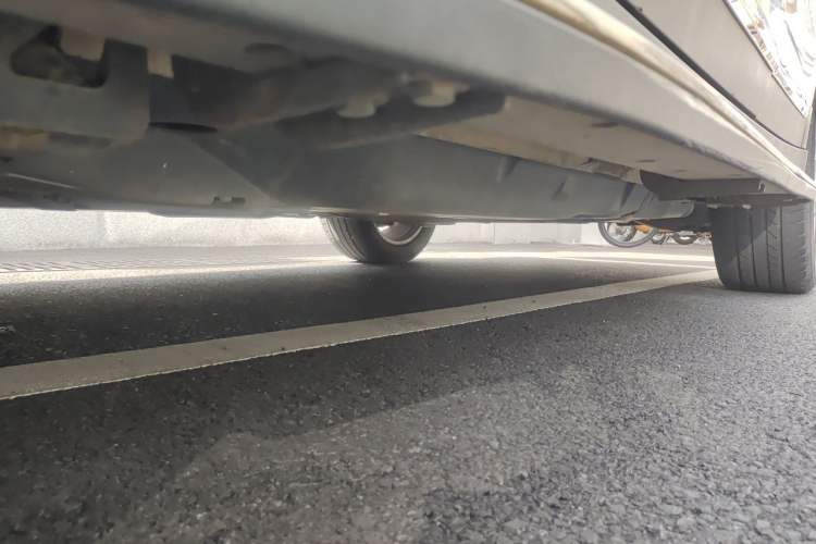 Used Haval H8 2015 2.0T Two-Wheel-Drive Elite Version Chassis Front Left