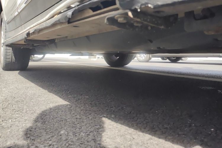 Used Haval H8 2015 2.0T Two-Wheel-Drive Elite Version Chassis Front Right