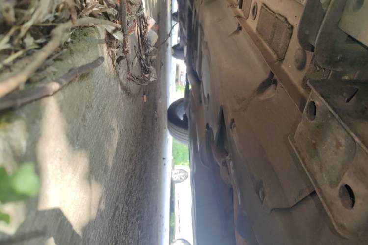 Used Haval H8 2015 2.0T Two-Wheel-Drive Elite Version Chassis Front Right