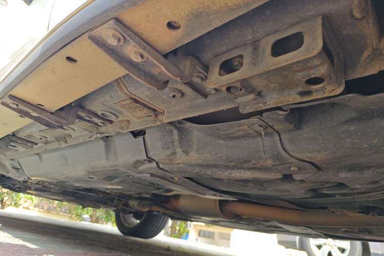 Used Haval H8 2015 2.0T Four-Wheel Drive Comfort Version Chassis Rear Left
