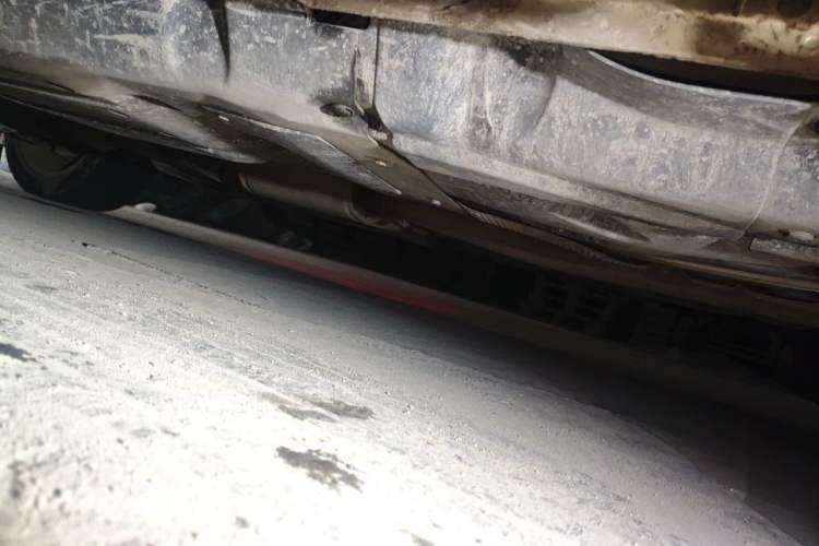 Used Haval H8 2015 2.0T Two-Wheel-Drive Luxury Version Chassis Rear Left