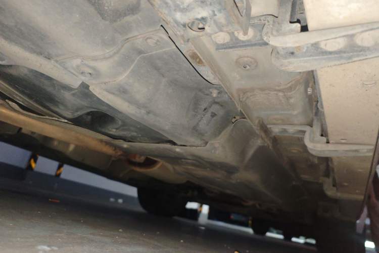 Used Haval H8 2015 2.0T Two-Wheel Drive Comfort Version Chassis Rear Right