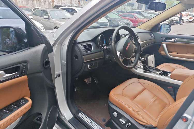 Used Haval H8 2015 2.0T Two-Wheel-Drive Standard Version Driver Seat