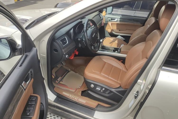 Used Haval H8 2015 2.0T Two-Wheel-Drive Elite Version Driver Seat