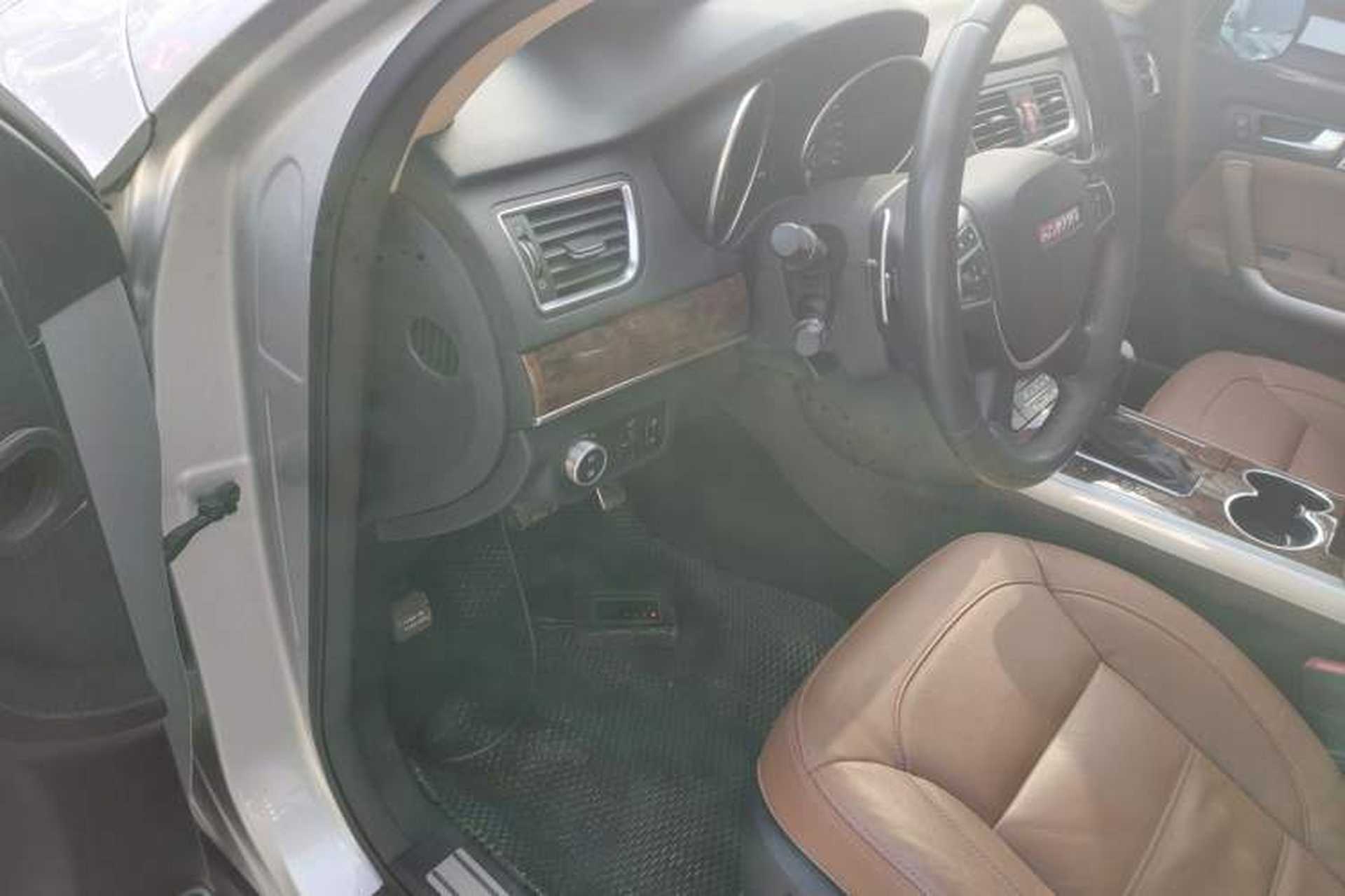 Used Haval H8 2015 2.0T Two-Wheel-Drive Luxury Version Driver Seat