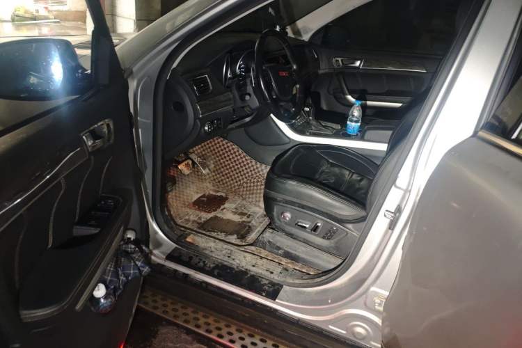 Used Haval H8 2015 2.0T Two-Wheel-Drive Luxury Version Driver Seat