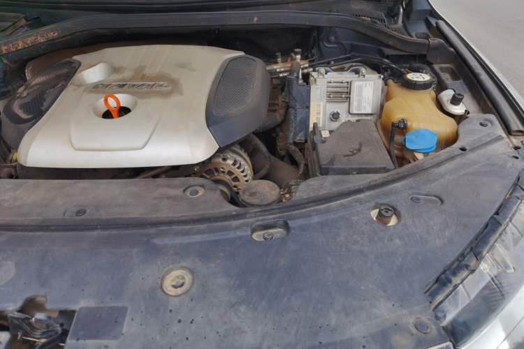 Used Haval H8 2015 2.0T Four-Wheel Drive Comfort Version Engine Bay Left