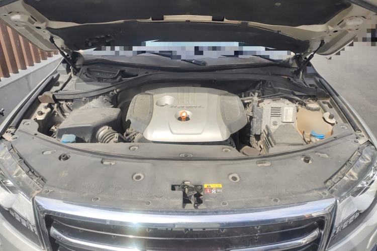 Used Haval H8 2015 2.0T Two-Wheel-Drive Elite Version Engine Bay