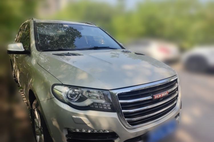 Used Haval H8 2015 2.0T Two-Wheel-Drive Elite Version Front Right 45 Deg