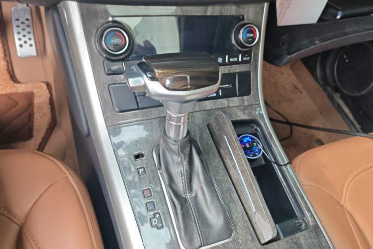 Used Haval H8 2015 2.0T Two-Wheel Drive Comfort Version Gear Lever
