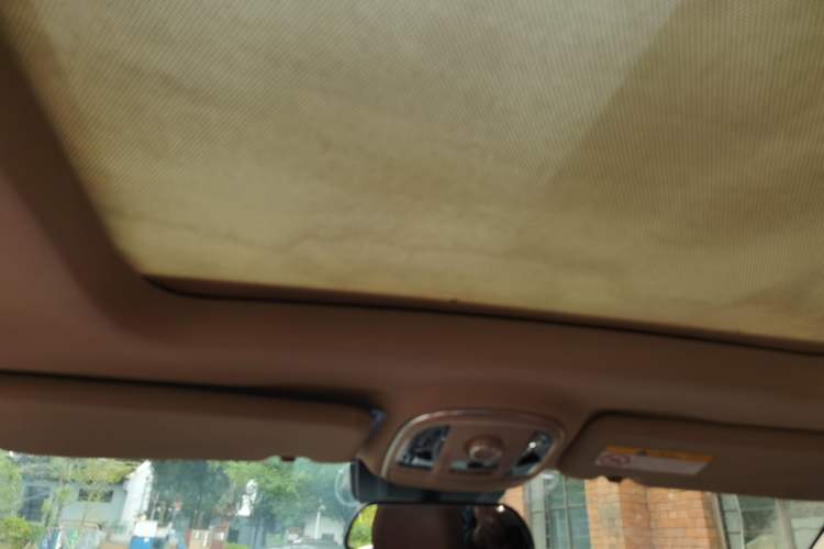 Used Haval H8 2015 2.0T Four-Wheel Drive Comfort Version Headliner