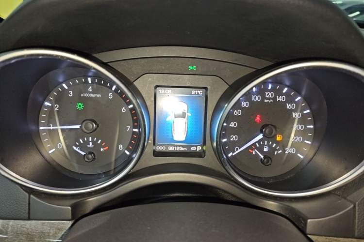 Used Haval H8 2015 2.0T Two-Wheel Drive Comfort Version Instrument Cluster