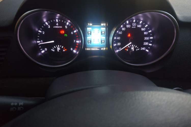 Used Haval H8 2015 2.0T Four-Wheel Drive Prestige Version Instrument Cluster
