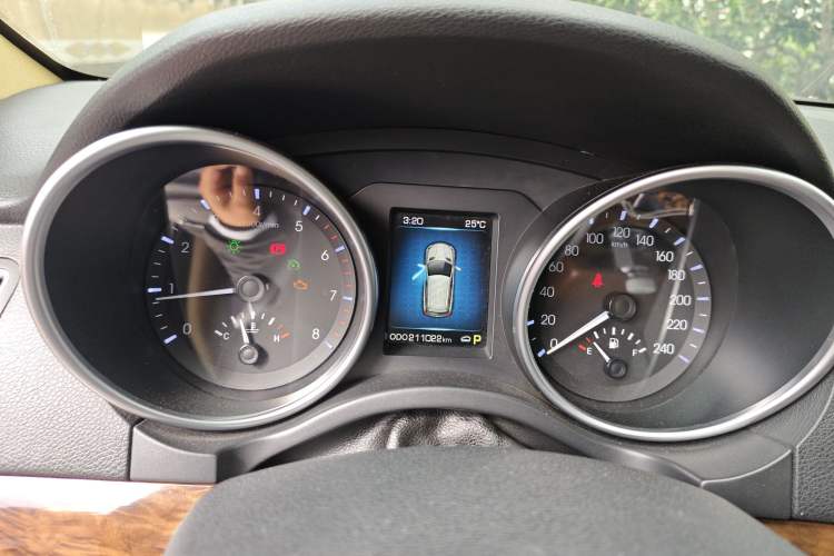 Used Haval H8 2015 2.0T Four-Wheel Drive Comfort Version Instrument Cluster