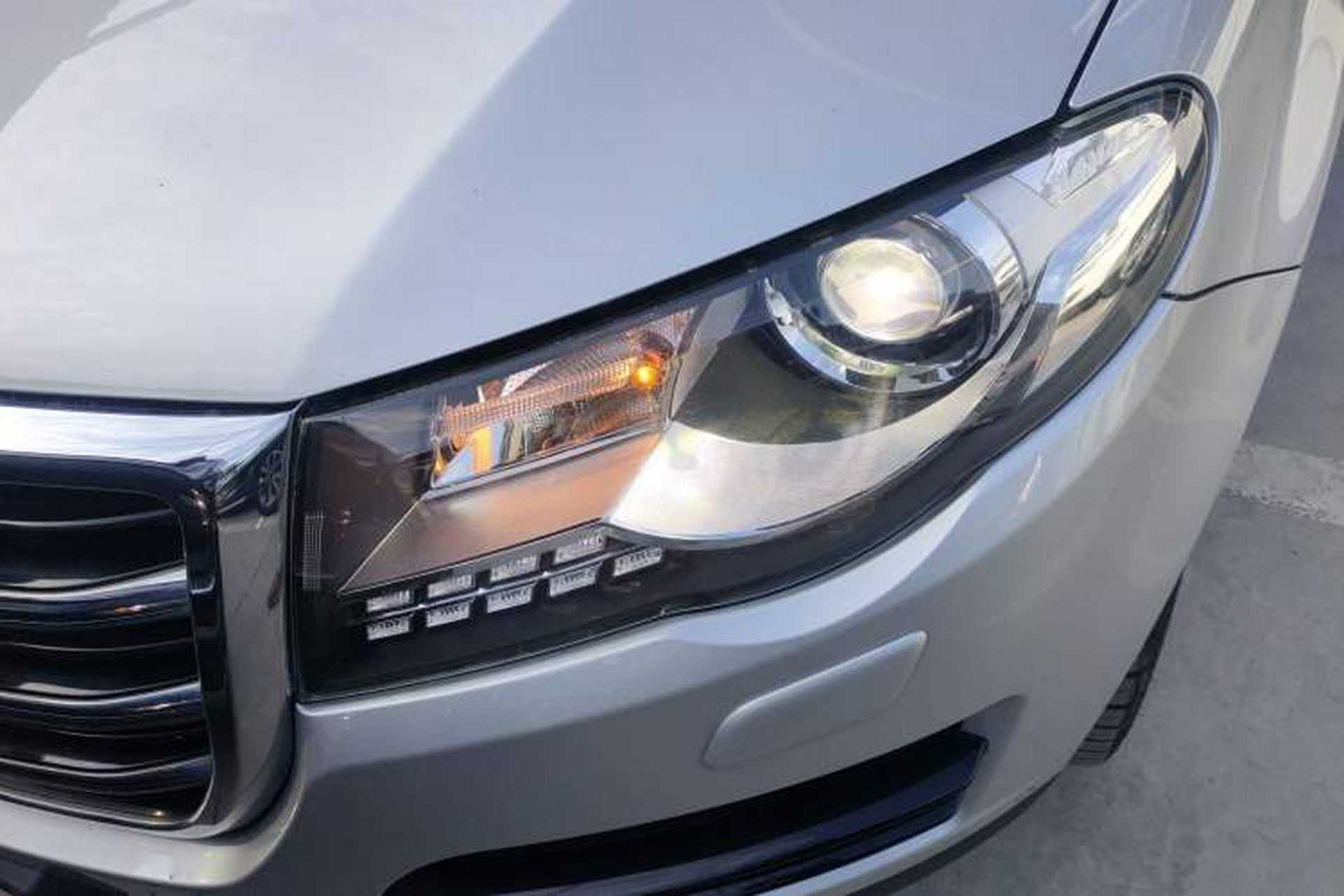 Used Haval H8 2015 2.0T Two-Wheel-Drive Luxury Version Left Front Headlight