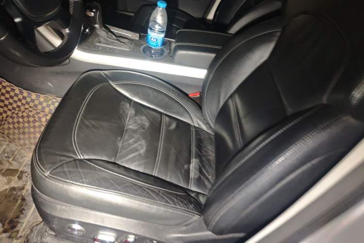 Used Haval H8 2015 2.0T Two-Wheel-Drive Luxury Version Left Front Seat