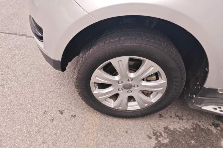 Used Haval H8 2015 2.0T Two-Wheel-Drive Standard Version Left Front Wheel Hub
