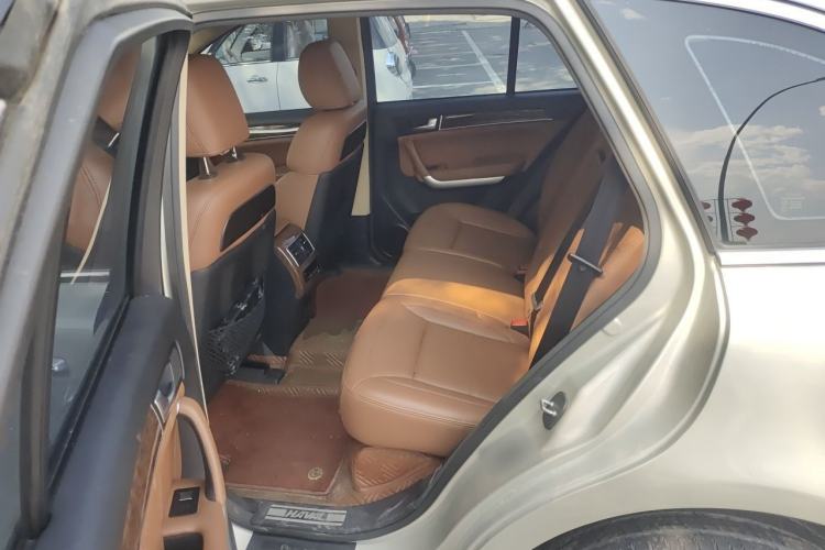 Used Haval H8 2015 2.0T Two-Wheel Drive Comfort Version Left Rear Seat