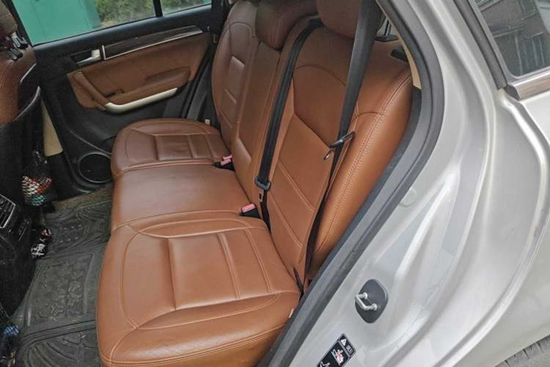 Used Haval H8 2015 2.0T Two-Wheel-Drive Luxury Version Left Rear Seat