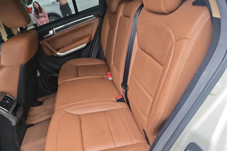 Used Haval H8 2015 2.0T Two-Wheel Drive Comfort Version Left Rear Seat